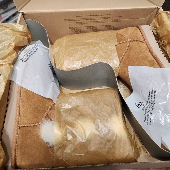 Never stepped in women's size 7W boots - Picture 2 of 4